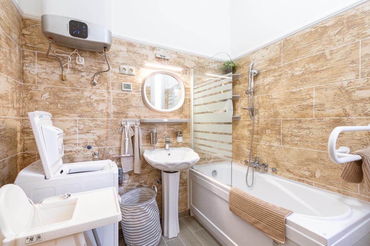 Stylish Modern Apartment Next To New York Cafe Budapest Bagian luar foto